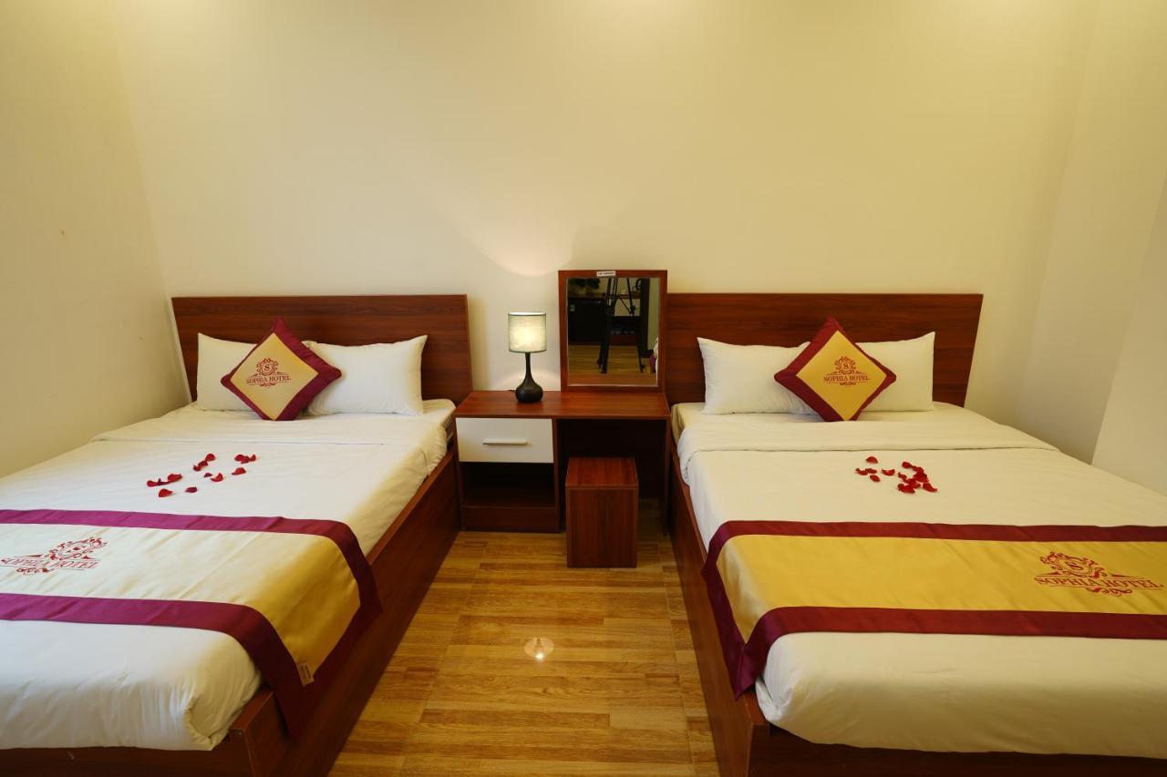 Sapphire Hotel Hue Bagian luar foto