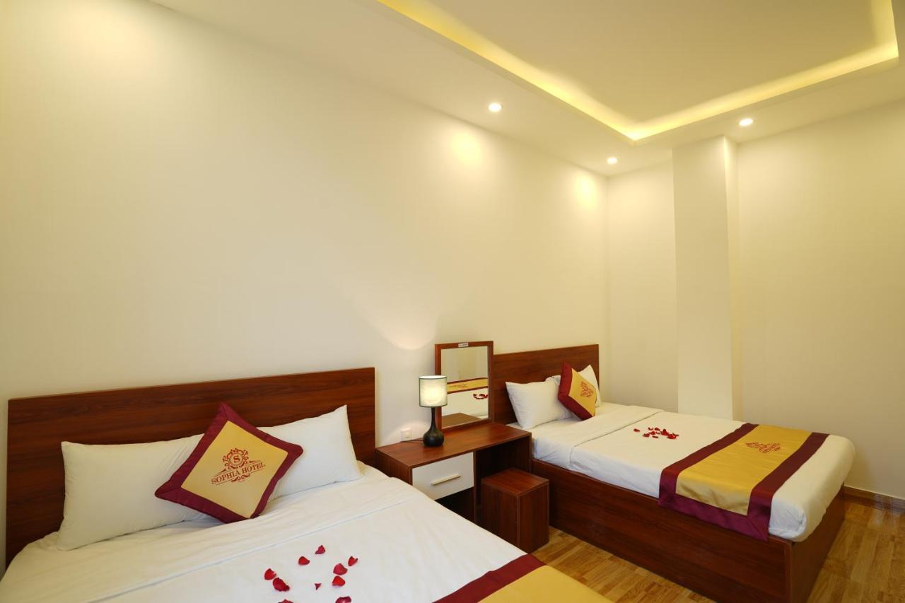 Sapphire Hotel Hue Bagian luar foto