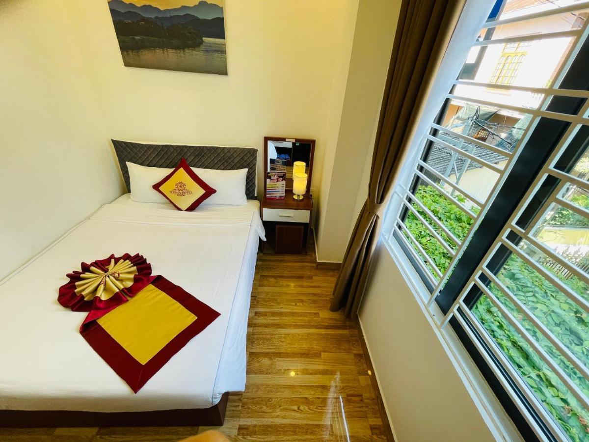 Sapphire Hotel Hue Bagian luar foto