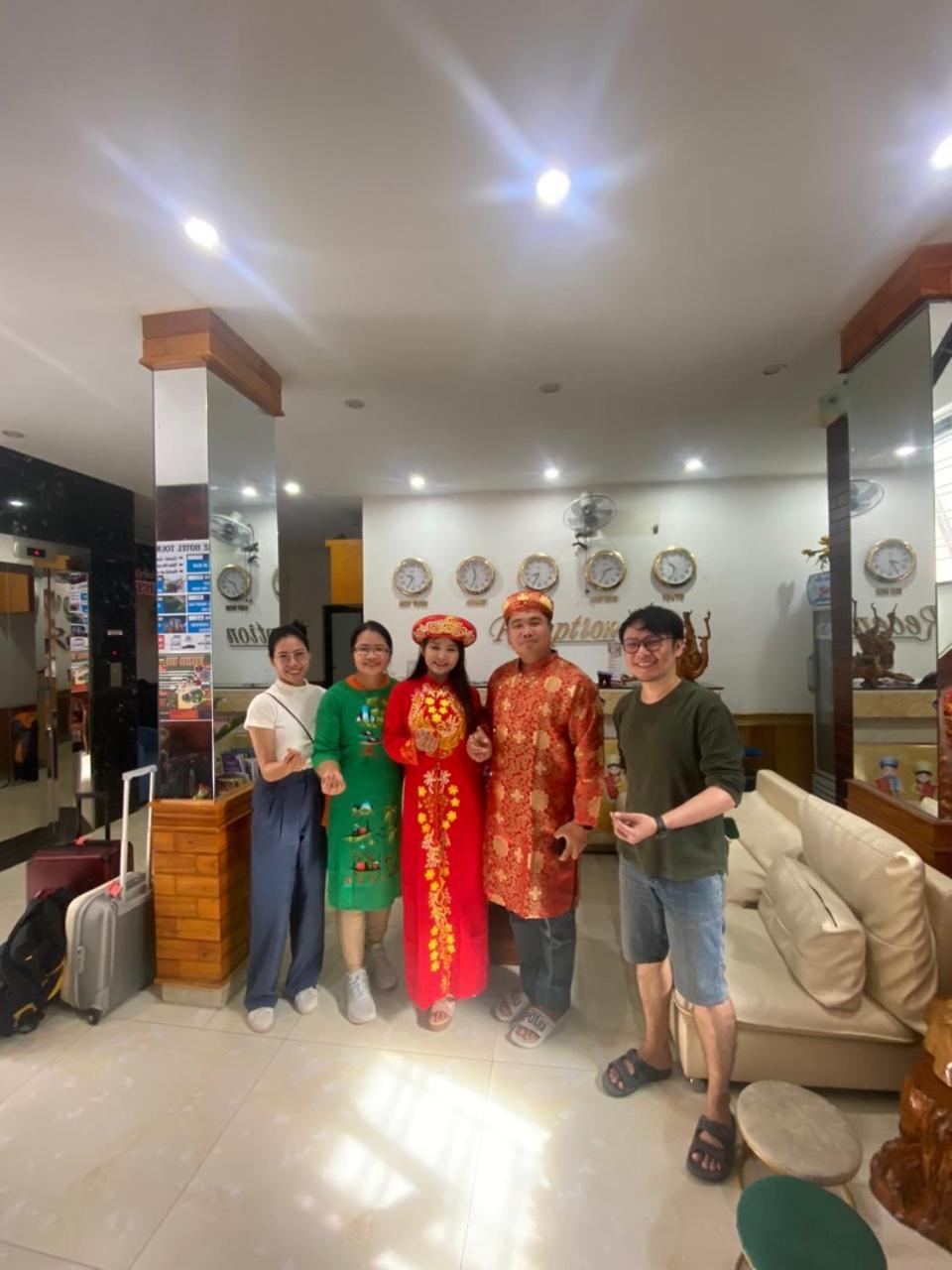 Sapphire Hotel Hue Bagian luar foto
